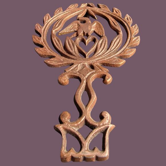 Vintage 1949 Copper Plated JZH "Eagle & Heart" Cast Iron Trivet - Picture 2 of 5